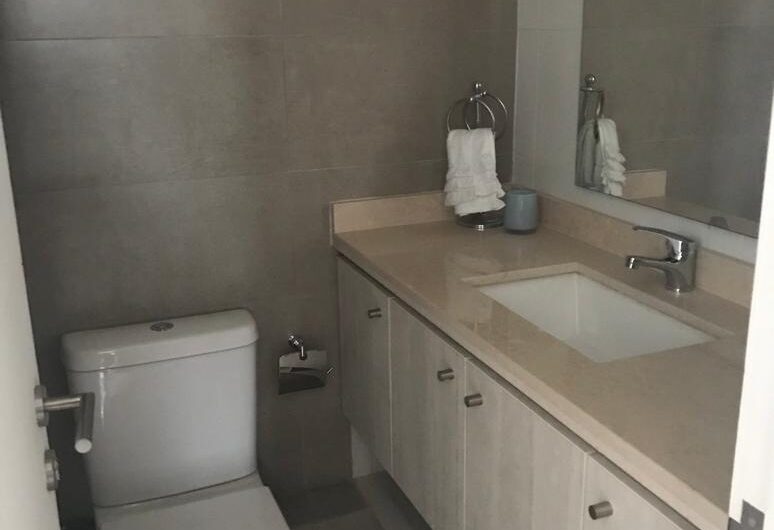 Se arrienda departamento.