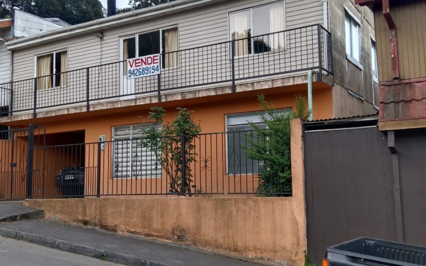 Propiedad de 2 pisos en Concepcion